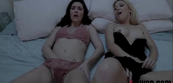  Jessica Rex, Laura Bentley In Stepmoms Sex Talk Sleepover